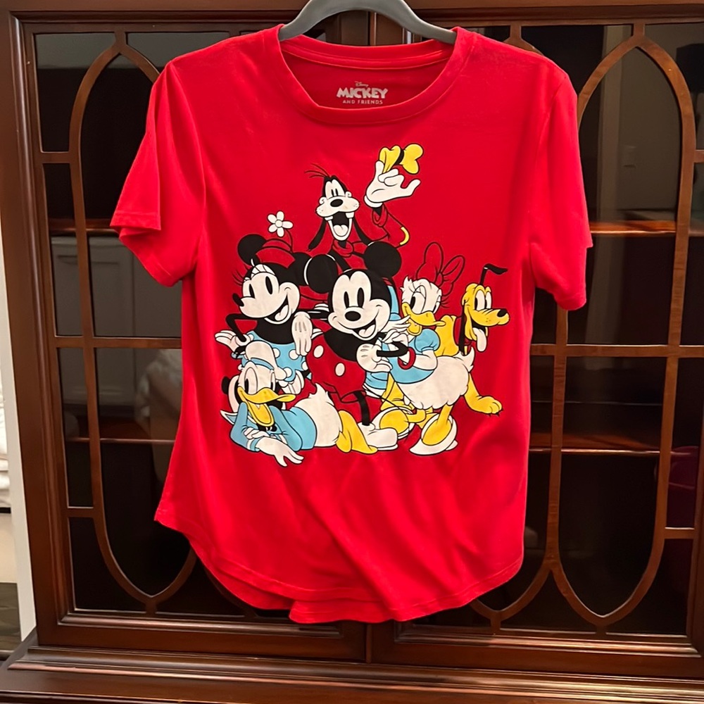 Mickey and Friends Disney t-shirt